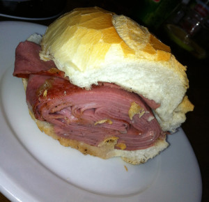 The famous sandwich served with mortadela. Photo: SciELO.