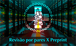 Montage. Photo of a data center, a corridor with machines occupying the wall and processing computer systems. In front, a vector illustration of a microscope and a cross behind. A braided circle around the two. At the top, the logo of the journal Memórias do Instituto Oswaldo Cruz. At the bottom, the text: Peer Review x Preprint.