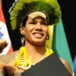 Fotografia de Lennon Ferreira Corezomaé (Umutina Bala Tiponé), primeiro indígena a concluir o mestrado na UFSCar, em cerimônia de formatura. Uso da imagem autorizada por Lennon Ferreira Corezomé. | SciELO em Perspectiva Fotografia de Lennon Ferreira Corezomaé (Umutina Bala Tiponé), primeiro indígena a concluir o mestrado na UFSCar, em cerimônia de formatura. Uso da imagem autorizada por Lennon Ferreira Corezomé.